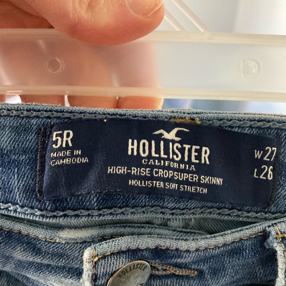 Hollister crop jeans
